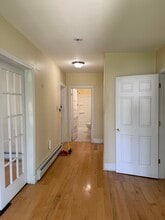 44 Dover St, Unit 1 in Worcester, MA - Foto de edificio - Building Photo