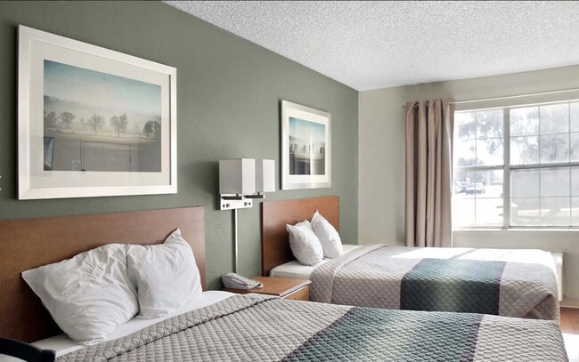 Emerald Suites Dunlap in Phoenix, AZ - Foto de edificio - Building Photo