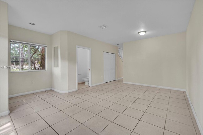 2501 SW 83rd Ter in Miramar, FL - Foto de edificio - Building Photo