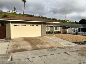 1015 Armacost Rd in San Diego, CA - Building Photo - Building Photo