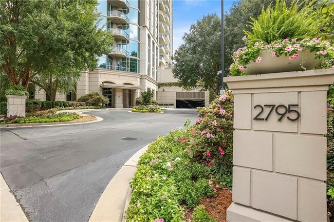 property at 2795 Peachtree St NE