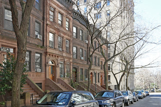 312 W 98th St in New York, NY - Foto de edificio - Building Photo