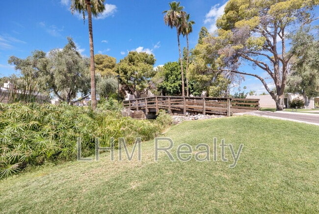930 S Dobson Rd in Mesa, AZ - Building Photo - Building Photo