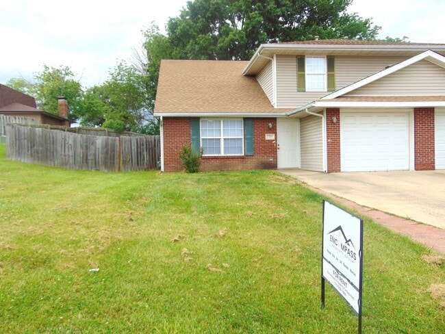 property at 1709 Lakewood Dr