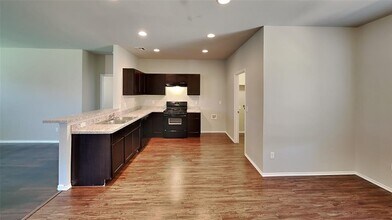 2301 Stella Rd in Yukon, OK - Foto de edificio - Building Photo