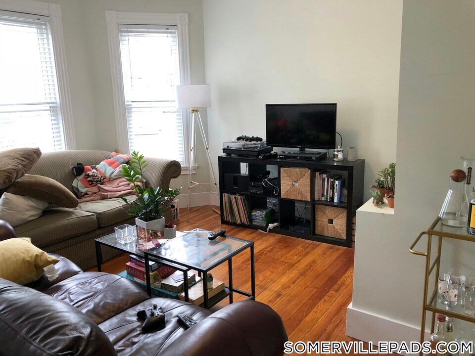 103 Marion St in Somerville, MA - Building Photo