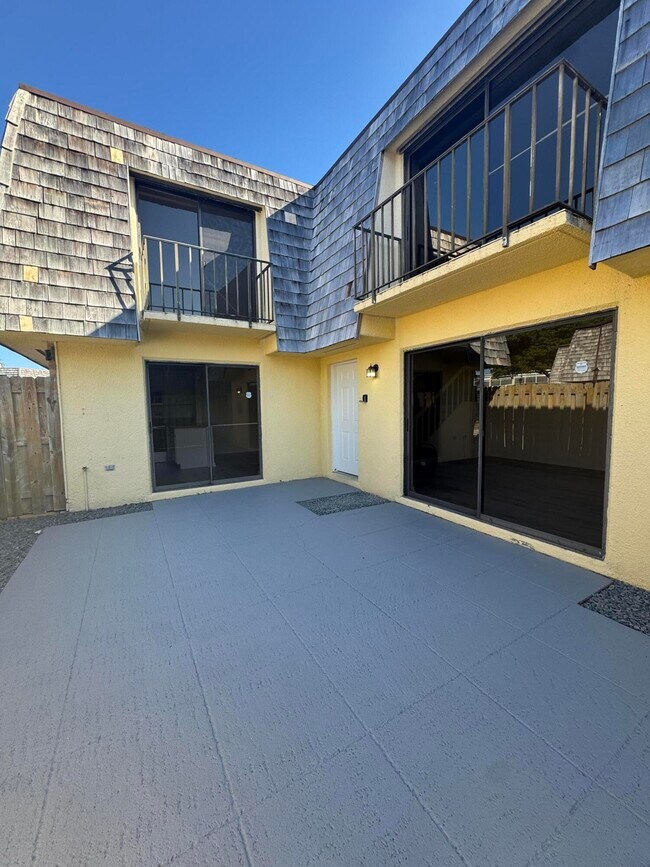 172 Lake Arbor Dr in Palm Springs, FL - Building Photo - Building Photo