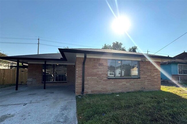 8123 Lawler St in Houston, TX - Building Photo - Building Photo