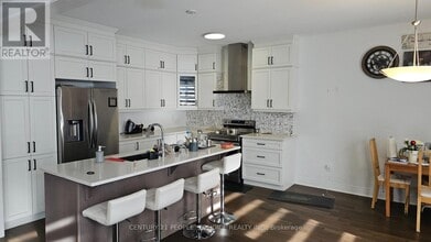 18 Hammermeister St in Kitchener, ON - Building Photo - Building Photo