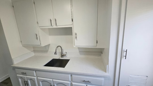 property at 1520 E 85th St
