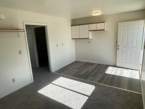 673 Rigby Ave, Unit 3 in Rio Dell, CA - Building Photo - Building Photo