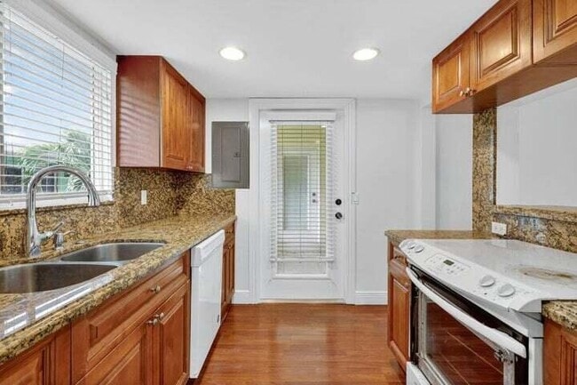 45 SE 7th Ave in Delray Beach, FL - Foto de edificio - Building Photo