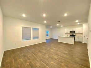 12320 Silversmith Ln in Mustang Ridge, TX - Building Photo - Building Photo