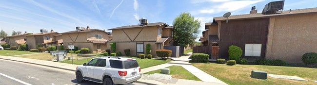 7913 S Laurelglen Blvd, Unit A in Bakersfield, CA - Foto de edificio - Building Photo