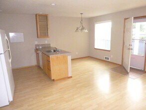 1030 Mt Olympus Ave SE in Ocean Shores, WA - Building Photo - Building Photo