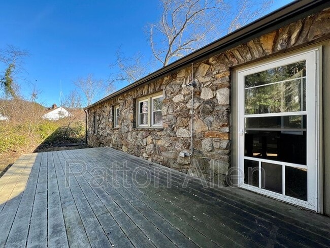 20 Bell Rd in Asheville, NC - Building Photo - Building Photo