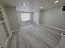 84 Ackerman Ave in Clifton, NJ - Building Photo