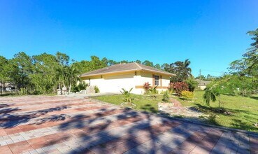 17727 76th St N in The Acreage, FL - Foto de edificio - Building Photo