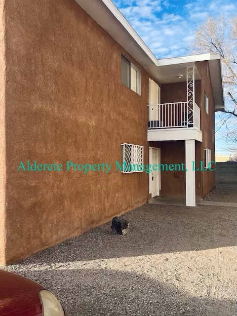 8309 Trumbull Ave SE, Unit B in Albuquerque, NM - Foto de edificio - Building Photo