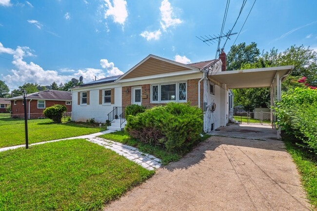 property at 3009 Viceroy Ave