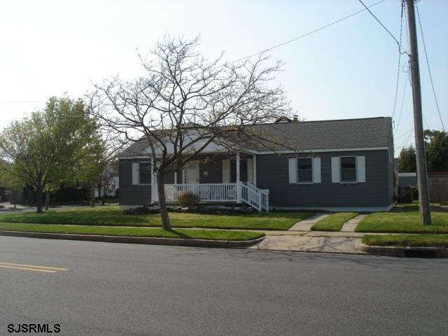 property at 209 N Rosborough Ave