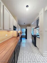 2330 Euclid Heights Blvd in Cleveland Heights, OH - Building Photo - Building Photo