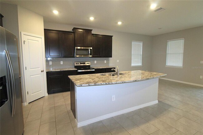 5120 Tannin Ln in Bradenton, FL - Building Photo - Building Photo