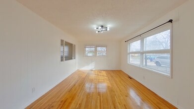 2215 S Millwood Ave in Wichita, KS - Building Photo - Building Photo