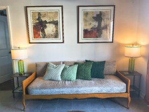 1418 Collins Ave in Miami Beach, FL - Foto de edificio - Building Photo