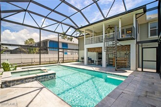 8003 Buccaneer Dr in Fort Myers Beach, FL - Building Photo - Building Photo