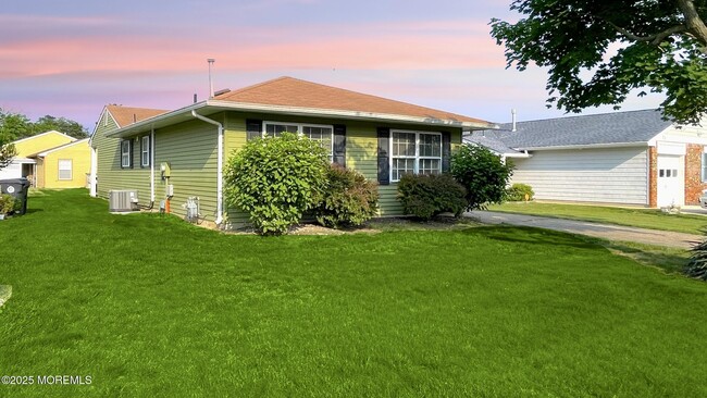 11 Reef Pl in Brick, NJ - Building Photo - Building Photo