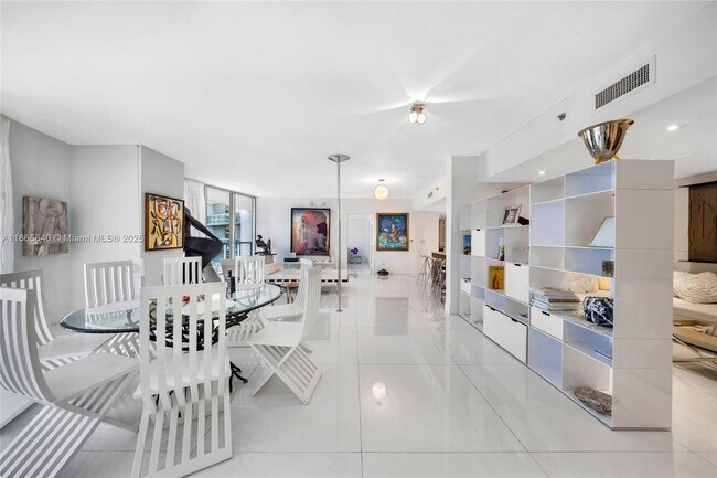 475 Brickell Ave in Miami, FL - Building Photo - Building Photo