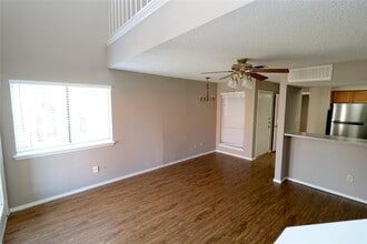9835 Walnut St, Unit R207 in Dallas, TX - Building Photo - Building Photo