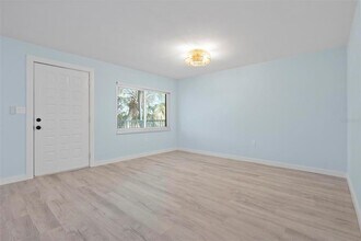 1258 Barbara Dr in Venice, FL - Building Photo - Building Photo