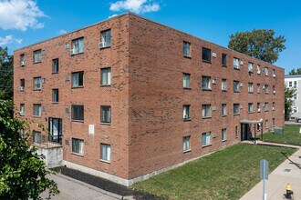 Hyde Park Ave in Jamaica Plain, MA - Foto de edificio - Building Photo