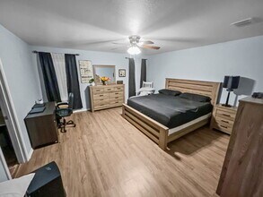 16333 Cowboy Trail in Justin, TX - Foto de edificio - Building Photo