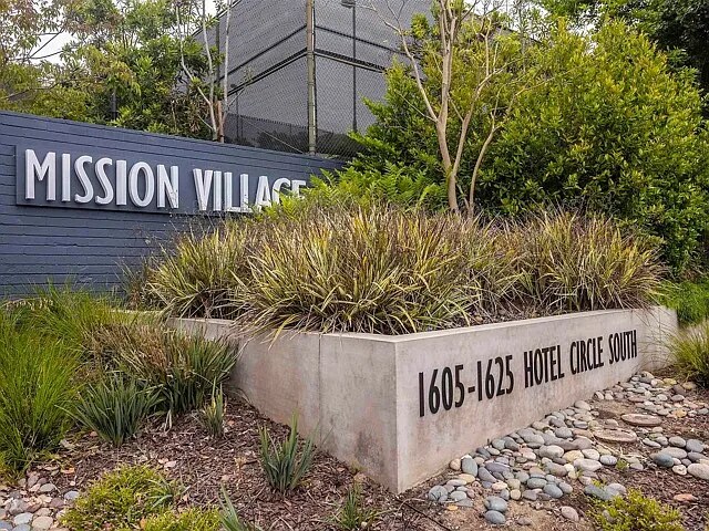 1625 Hotel Cir S, Unit 210 in San Diego, CA - Building Photo