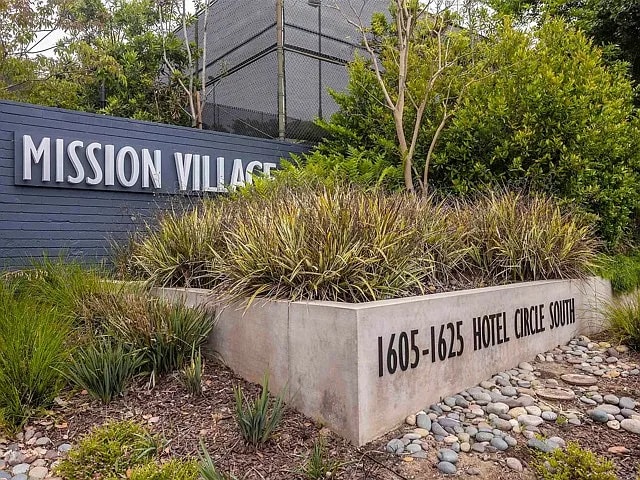 property at 1625 Hotel Cir S