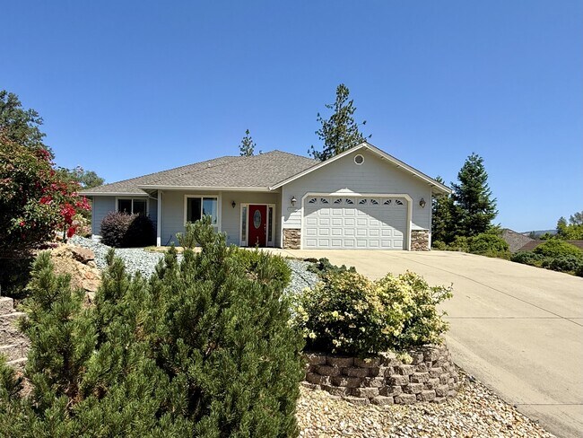 1580 Kilham Ct in Jackson, CA - Building Photo - Building Photo