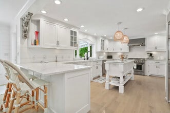 672 Rowland Rd in Fairfield, CT - Building Photo - Building Photo