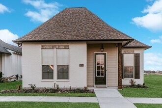 4312 Gardenwood Pkwy in Lake Charles, LA - Building Photo - Building Photo