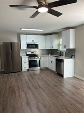 189 Isaacks Rd in Humble, TX - Foto de edificio - Building Photo