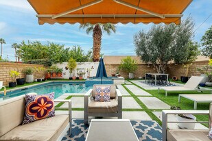 282 Paseo Vista Cir in Palm Desert, CA - Building Photo