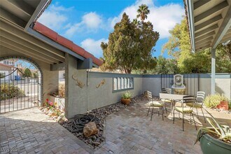 5844 Buhl Ct in Las Vegas, NV - Building Photo - Building Photo