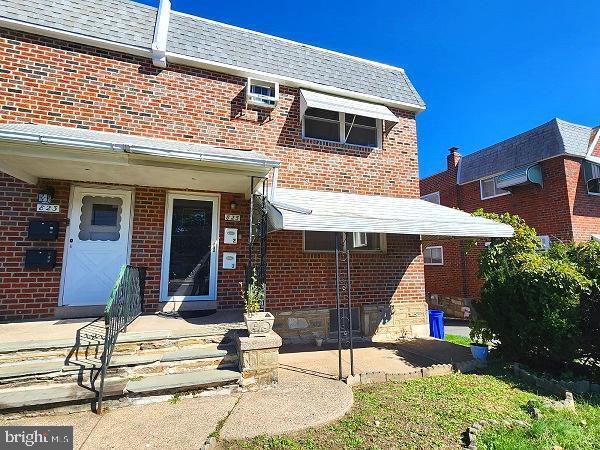 825 Solly Ave in Philadelphia, PA - Building Photo
