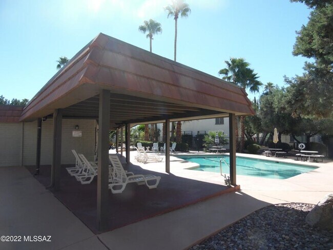 8450 E Old Spanish Trail in Tucson, AZ - Building Photo - Building Photo
