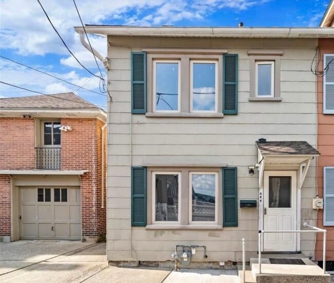 property at 644 Franklin Alley