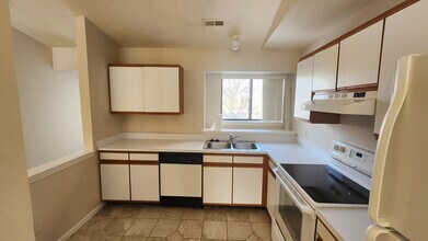 42766 Lilley Pointe Dr in Canton Township, MI - Building Photo - Building Photo