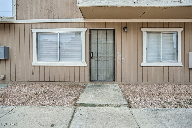 1810 Bartoli Dr in Las Vegas, NV - Building Photo - Building Photo