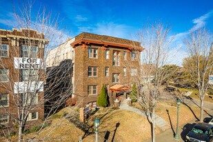 2218 Nicollet Ave in Minneapolis, MN - Building Photo